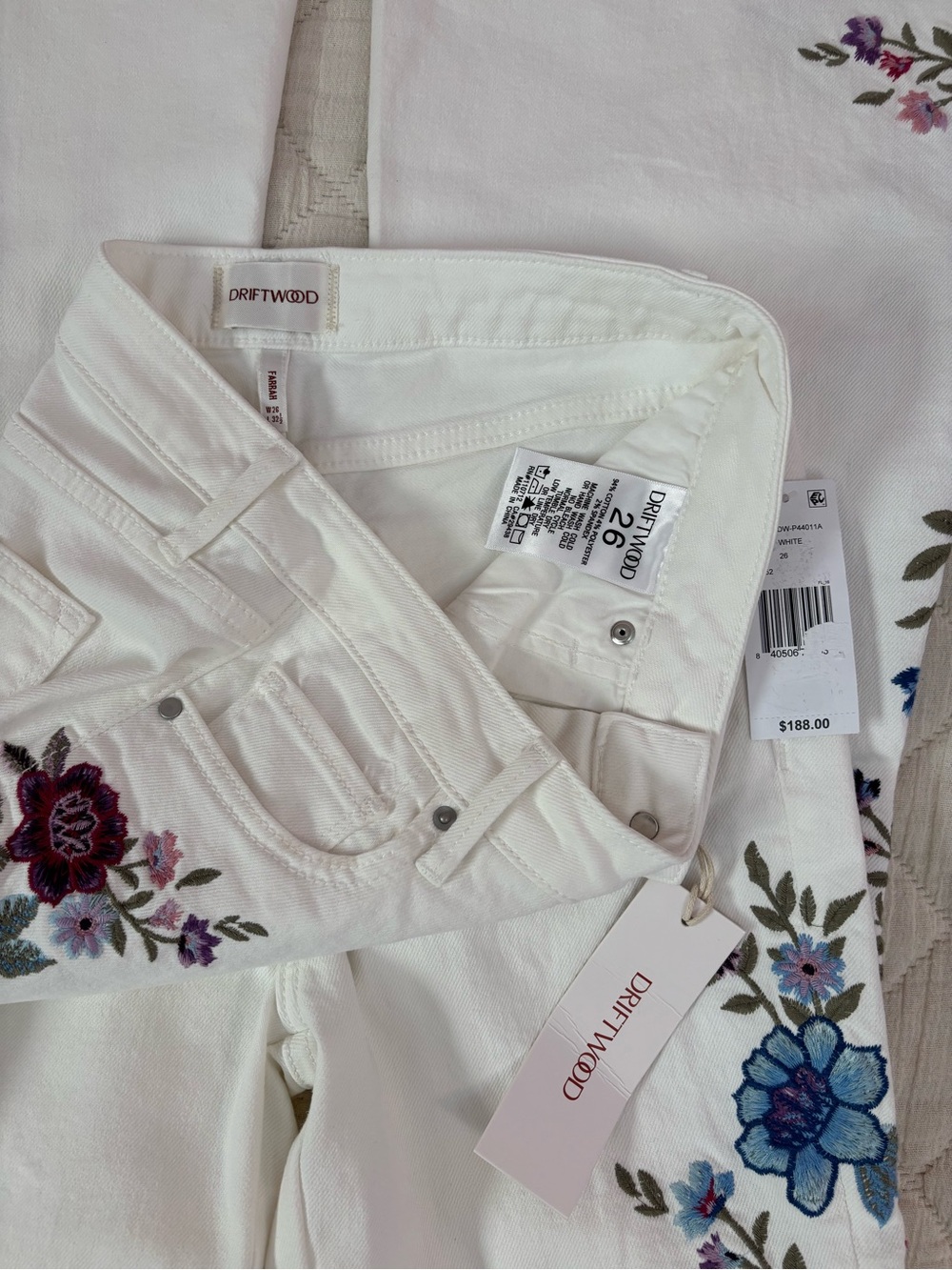 Driftwood Farrah Embroidered Flare Leg Jeans Sz 26 NWT - - Picture 12 of 16
